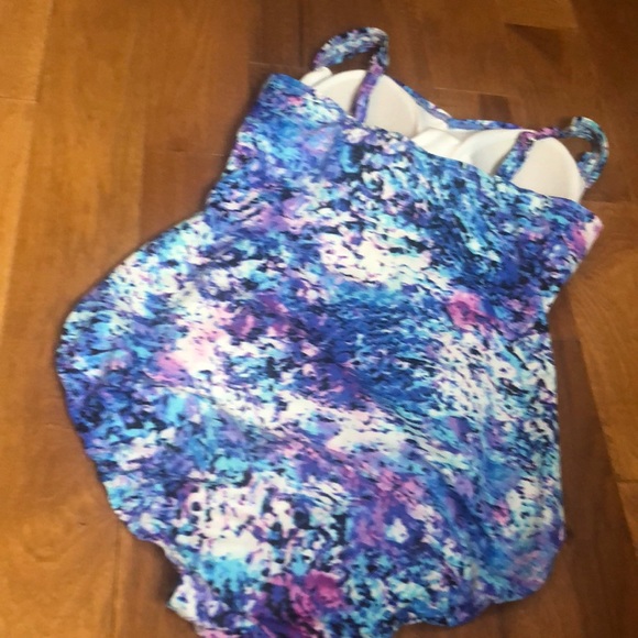 Trimshaper one piece swimsuit - Picture 5 of 10